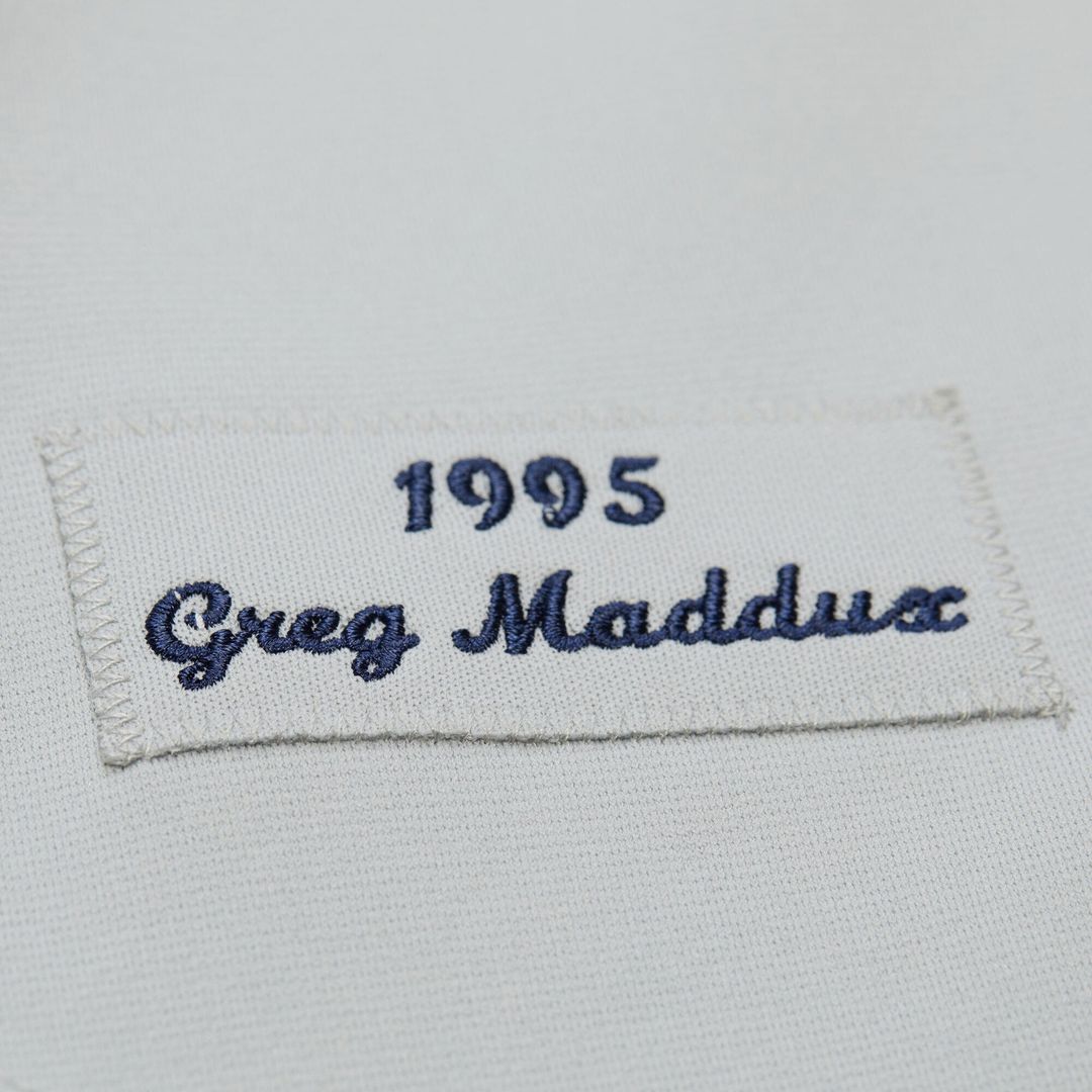 Men's Atlanta Braves Greg Maddux Gray 1995 Throwback Jersey